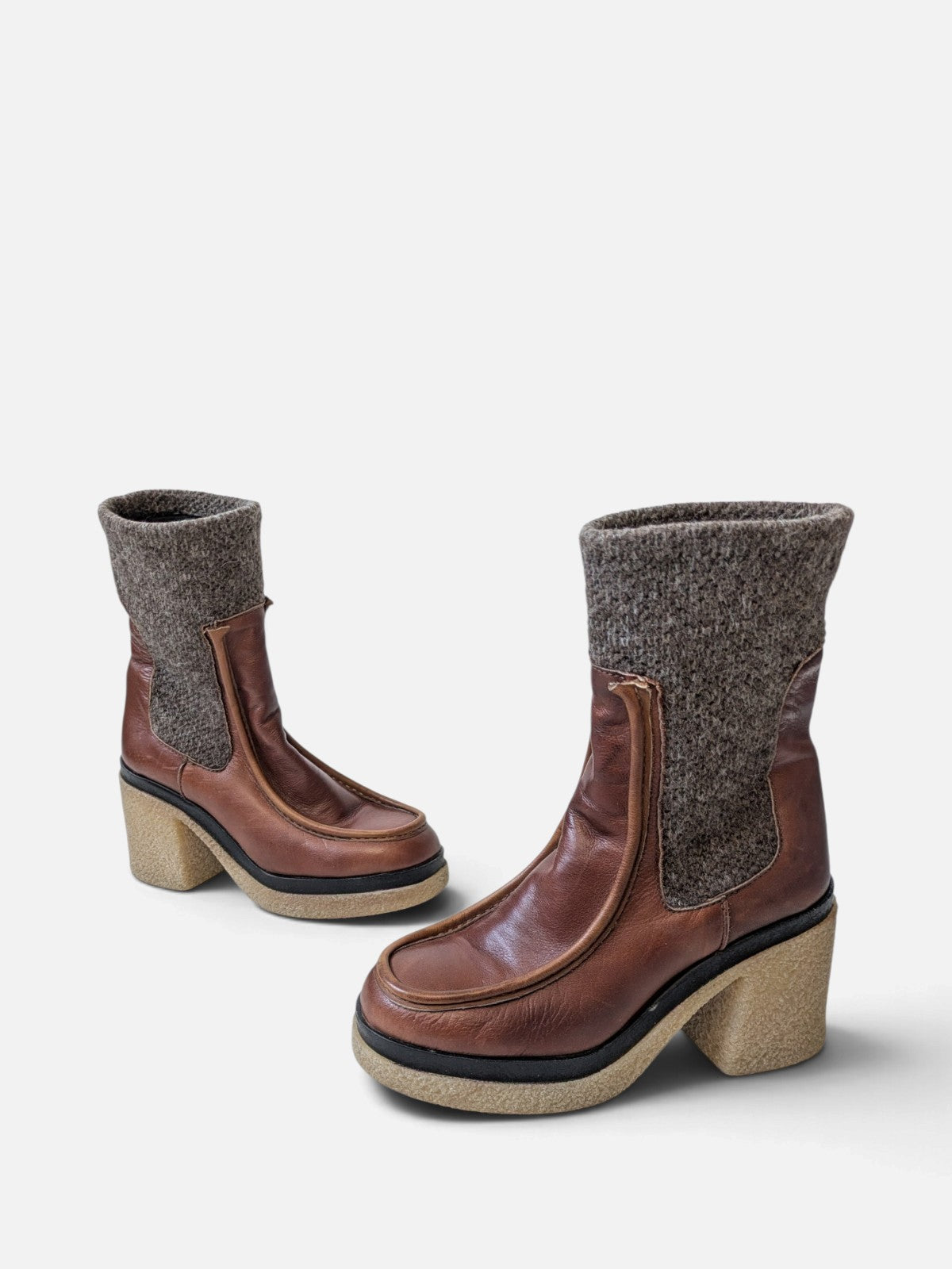 Leather and wool platform boots (90s)