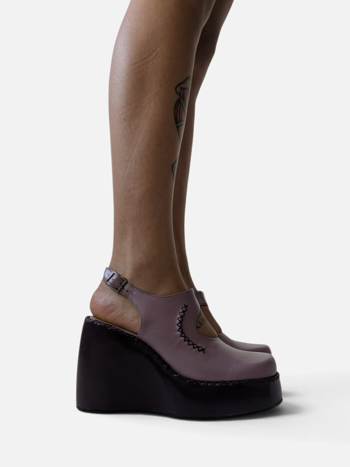 Lilac leather platform mary janes with purple contrast (90s)