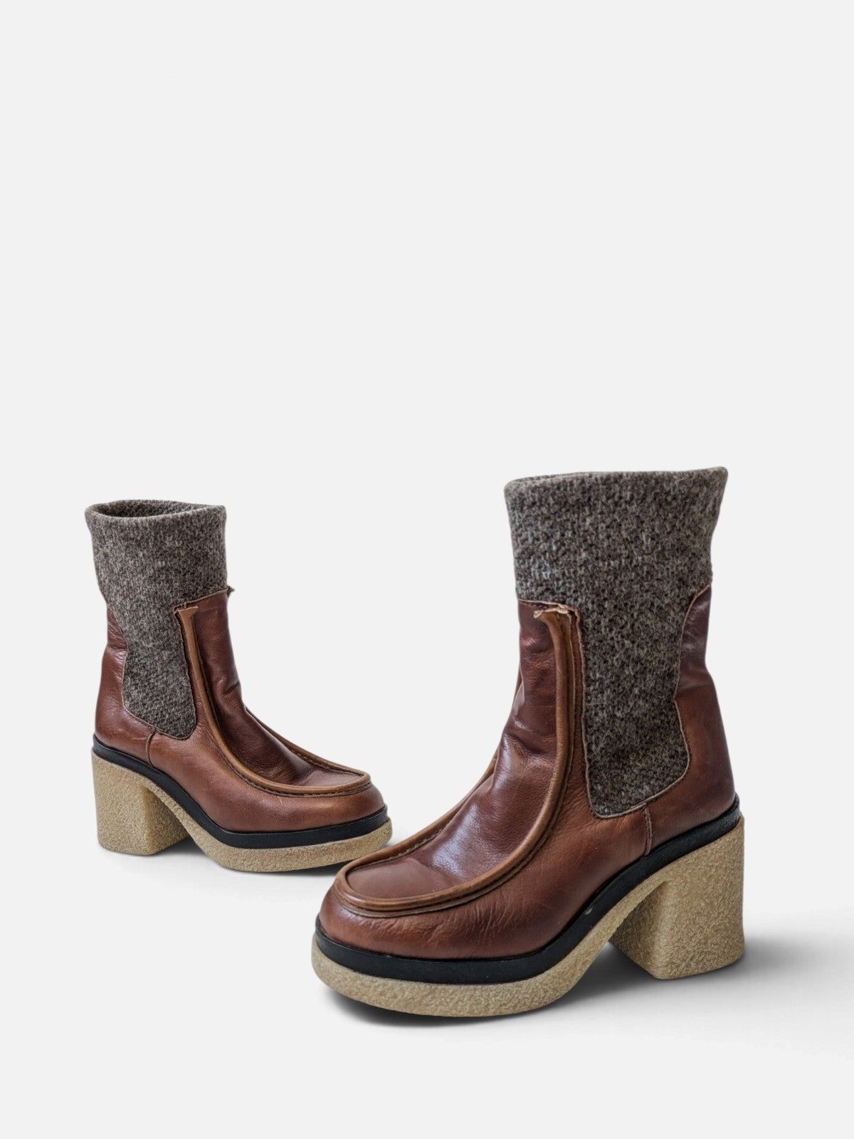 Leather and wool platform boots (90s)