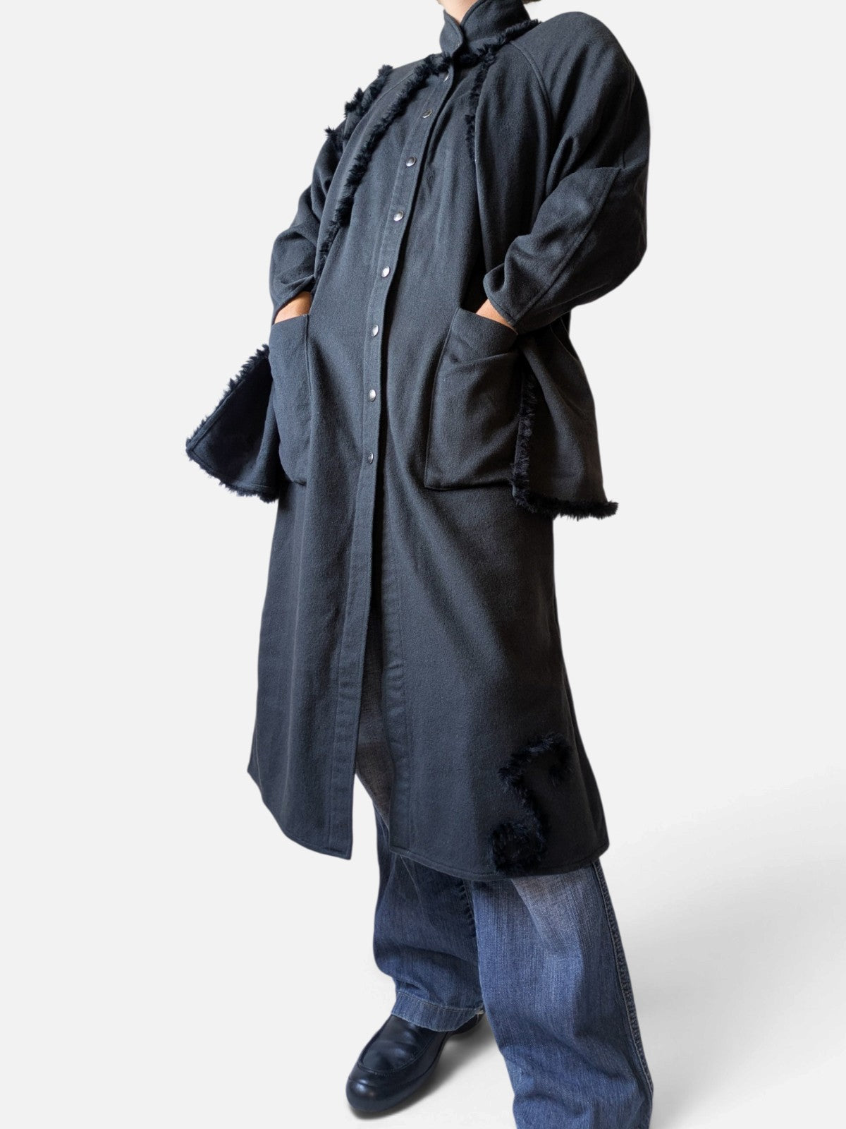 Grey wool coat with fringe trim detail (90s)